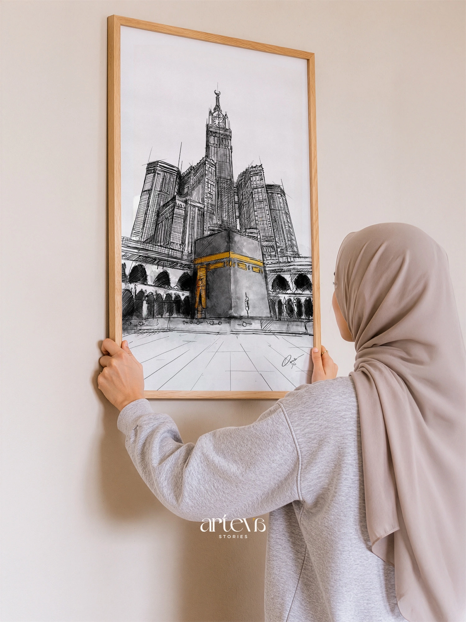 Kaaba Makkah Clock Tower Wall Art – Monochrome Gold Sketch - Image 5